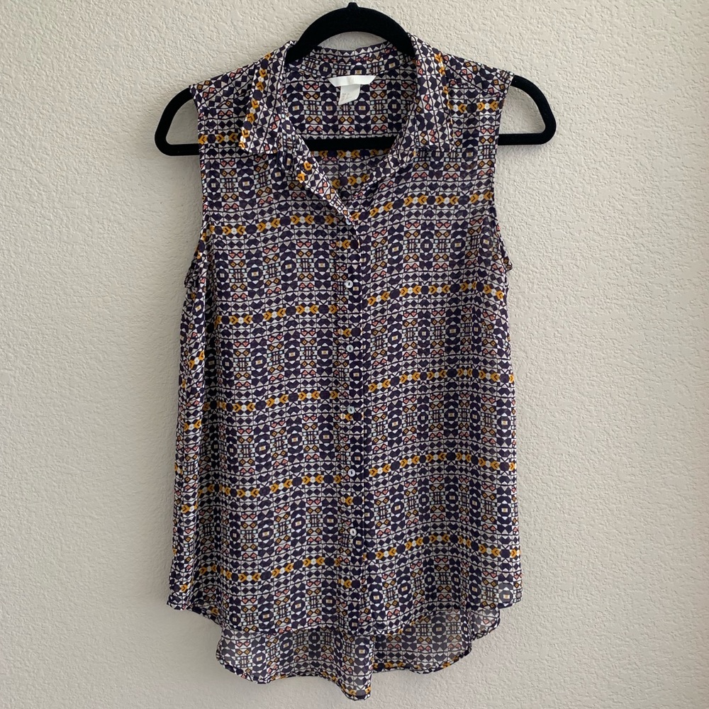 H&M Sleeveless Button Down Top